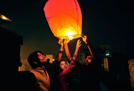   اخبارگوناگون ,خبرهای گوناگون,  جشن پر از رنگ و نور در هند