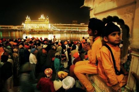   اخبارگوناگون ,خبرهای گوناگون,  جشن پر از رنگ و نور در هند