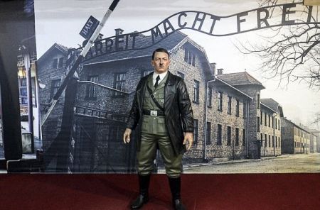   اخبار گوناگون ,خبرهای  گوناگون , مجسمه جنجالی هیتلر 