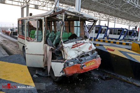 اخبار,اخبارحوادث,تصادف شدید مینی بوس و کامیون در حومه مشهد