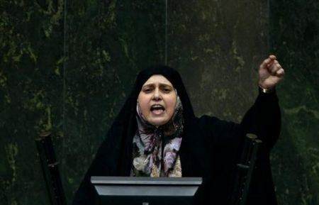 پروانه سلحشوری : حقوق نمایندگان 7 میلیون است / اگر افزایش 70 درصدی حقوق حقیقت داشته باشد، با آن مخالفت میکنم