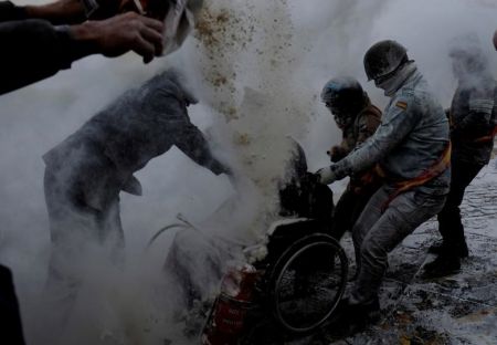 اخبار,اخبارگوناگون,جنگ تخم مرغ وآرد