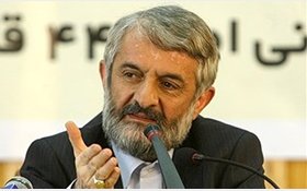 عضو مجمع تشخیص مصلحت نظام: آقایانی که 2 تار مو می بینند و گلایه می کنند، انگار وضعیت حجاب در اوایل انقلاب را فراموش کرده اند