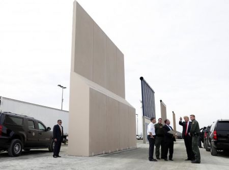 اخبار,عکس خبری,بازدید ترامپ از دیوار بین آمریکا و مکزیک