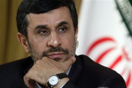 به ضرر احمدینژاد یا به نفع او؟!/ ۵ نکته دربارۀ حاضران و غایبان بیانیۀ اعلام برائت