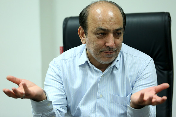 کنایه شکوریراد به واعظی؛ کسی نباید بین رئیسجمهور و حامیانش فاصله بیندازد