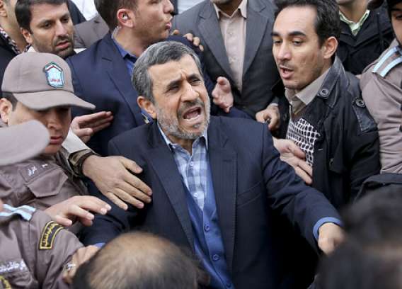 آقای احمدینژاد! آن قدرها هم که فکر میکنید مردم فراموشکار نیستند/ شما نبودید که تحریمها را باعث افتخار دولتتان میدانستید؟!