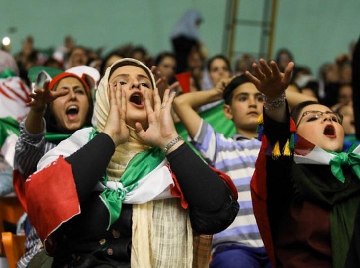 استاندار تهران: برای حضور زنان در ورزشگاهها عجله نکنید؛اجازه دهید پله پله جلو برویم