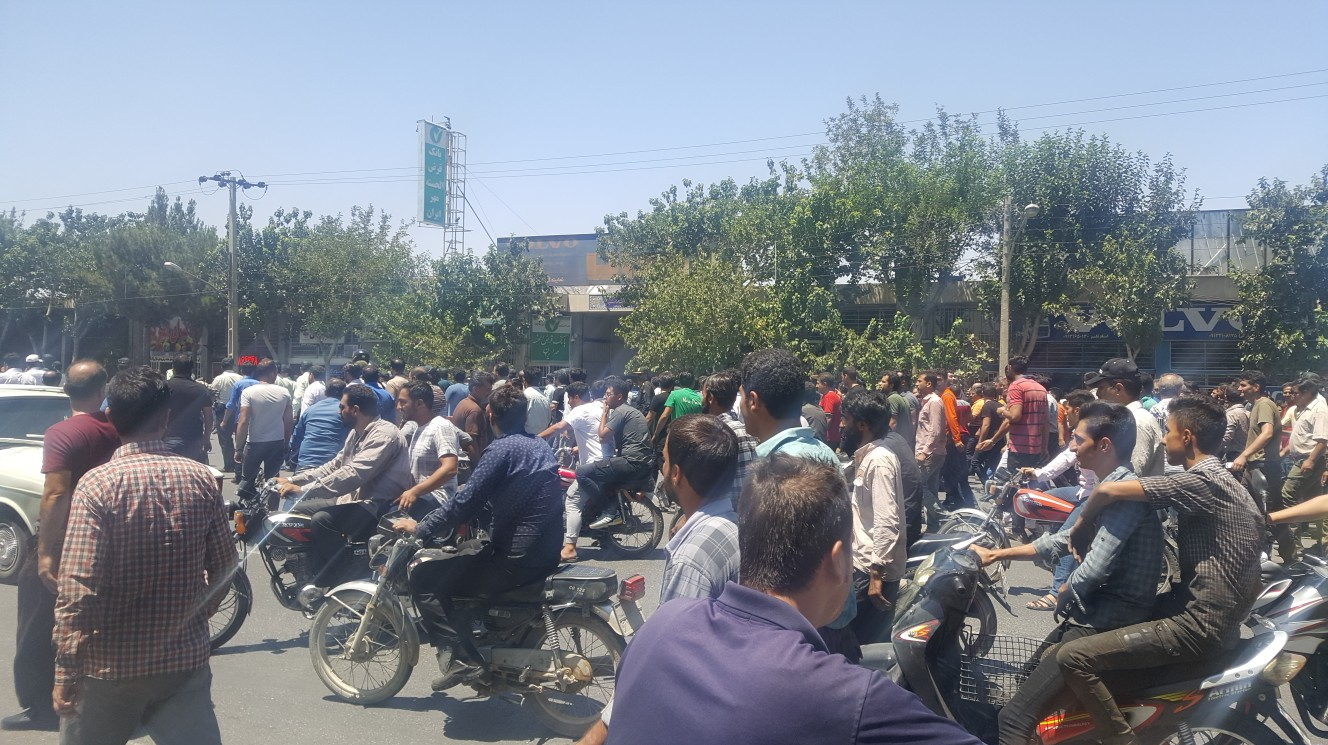 اعتراض کارگران امیرکبیر اصفهان به رکود اقتصادی