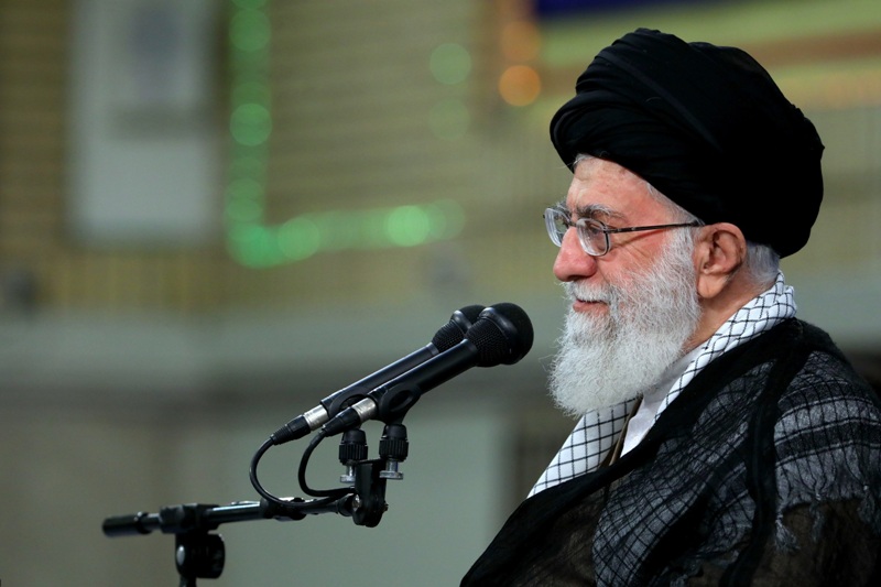 رهبر انقلاب:امام مذاکره با آمریکا را ممنوع کرد و من هم ممنوع میکنم