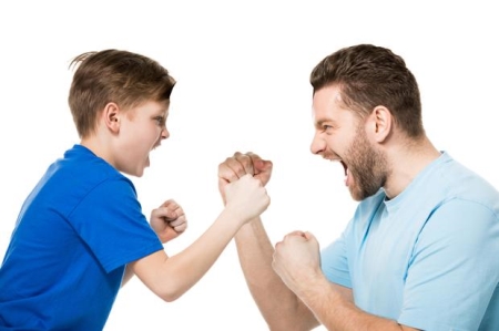 اختلافات میان پدر و پسر, دلایل اختلافات بین پدر و پسر, آسیب های دعواهای میان پدر و پسر