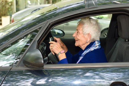 رانندگی برای سالمندان,تاثیرات دارو در رانندگی سالمندان,نکات ایمنی رانندگی در سالمندان