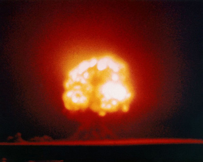  اولین بمب اتم , سازنده بمب اتم