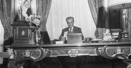 عکس های شاه در دفتر کارش, محمدرضا شاه