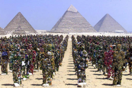 مجسمه سازی با فلزات بازیافتی مجسمه سازی با ضایعات, مجسمه سازی با اسباب بازی قدیمی