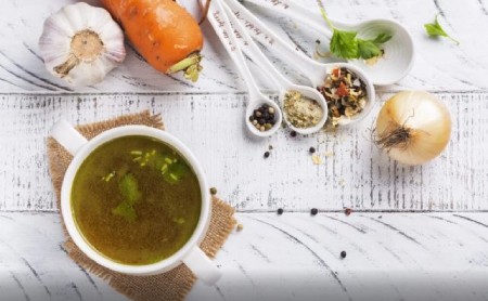 خواص پای مرغ برای پوست