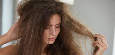 مناسب‌ترین روش خشک کردن مو بدون وز شدن