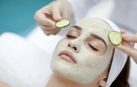 خیار چند دقیقه باید روی صورت بماند