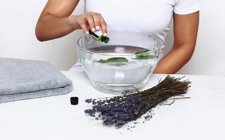 بخور چه چیزی برای جوش صورت خوب است