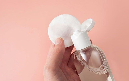 ویژگی های میسلار واتر اهمیت استفاده از میسلار واتر,تفاوت میسلار واتر با تونر,چگونگی استفاده از میسلار واتر