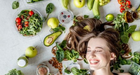 مواد مغذی ضروری برای موهای سالم و درخشان