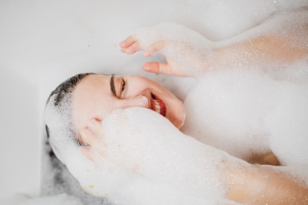 راهنمای استفاده از  ژل دوش بدن, تفاوت ژل حمام با صابون, تفاوت ژل حمام و شامپو بدن