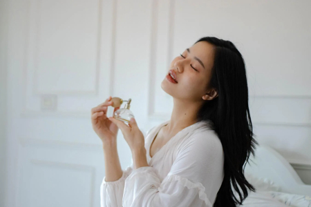 روش صحیح عطر زدن