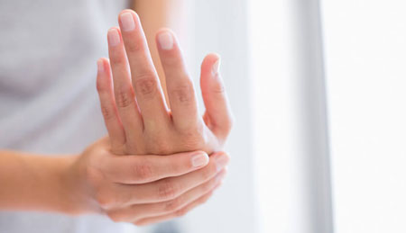 خشکی پوست دست,رفع خشکی پوست دست,چگونه می توان خشکی دست را درمان کرد