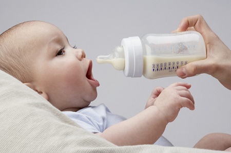 مقدار شیر خشک مورد نیاز نوزاد, چه مقدار شیر به نوزاد باید بدهم, شیر نوزاد