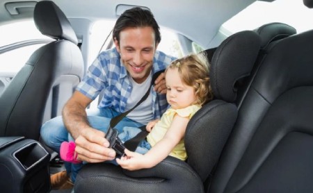 چگونه کودک را به صندلی ماشین عادت دهیم,چگونه کودک را به نشستن در صندلی ماشین عادت دهیم
