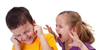 دعوا کردن کودک,دعوای کودکان,علت دعوا کردن کودک