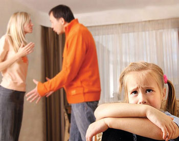 اختلافات والدین,تاثیر اختلافات والدین در روحیه کودک,درگیری و اختلاف والدین