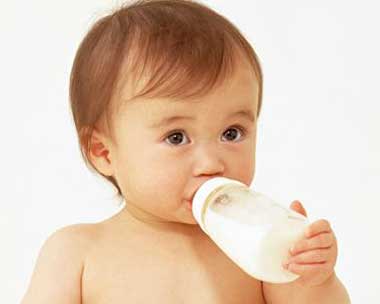 از شیر گرفتن کودک,بهترین زمان از شیر گرفتن کودک,شیر دادن به کودک