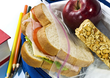 تغذیه دانش آموزان در مدارس