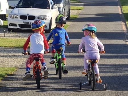 دوچرخه سواری با فوایدی شگفت انگیز برای کودکان