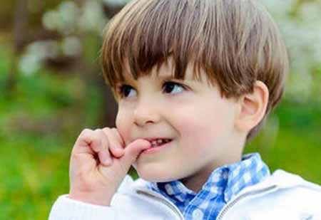 علل جویدن ناخن,علت جویدن ناخن در کودکان