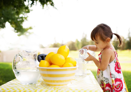 خواص لیمو شیرین برای کودکان,لیموشیرین برای زردی نوزاد,فواید لیمو شیرین برای بچه ها