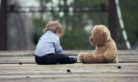 آیا کودکان هم به تنهایی نیاز دارند, آیا کودکان نیز به تنهایی نیاز دارند,احساس تنهایی در کودکان