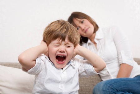 دلیل جیغ زدن کودک یک ساله