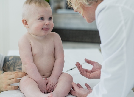 واکسن دو ماهگی نوزاد,عوارض واکسن دو ماهگی,عوامل جلوگیری از تب نوزاد در واکسن دو ماهگی