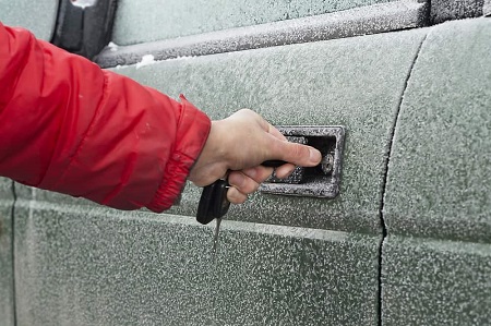  یخ زدن شیشه ماشین در زمستان, عواقب یخ زدن ماشین, علت یخ زدن ماشین