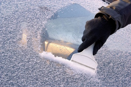 نحوه یخ زدایی پنجره های خودرو, نحوه یخ زدایی سریع شیشه جلو اتومبیل, یخ زدگی شیشه های خودرو