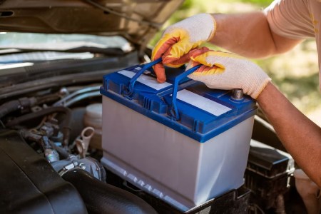 چگونه از سوختن باتری ماشین خود جلوگیری کنیم ؟