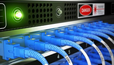 FTTH دادهها را با پالسهای نور منتقل میکند اینترنت فیبر نوری, فیبر نوری