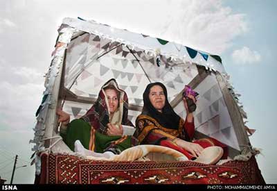 آداب و رسوم, جشن عروسی ترکمن, لباس محلی مردم ترکمن