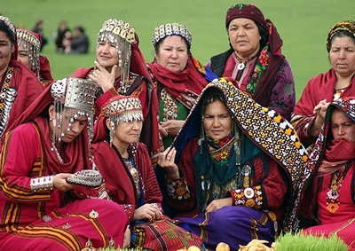 آیین‌های نوروزی, تحویل سال