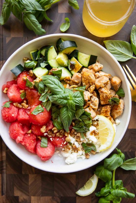 نکته هایی برای تهیه سالاد مرغ با هندوانه و پنیر فتا