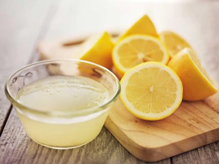 چه عرقی بخوریم جوش نزنیم