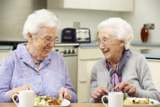 تغذیه سالمندان,تغذیه در سالمندان,تغذیه مناسب سالمندان