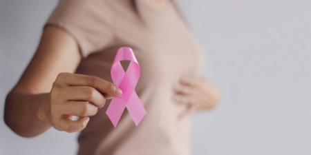 هر ماه یک بار پستانهایتان را بررسی کنید. نحوه معاینه پستان در خانه,معاینه پستان